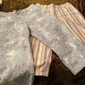 Gloria Vanderbilt Purple Paisley and striped capris